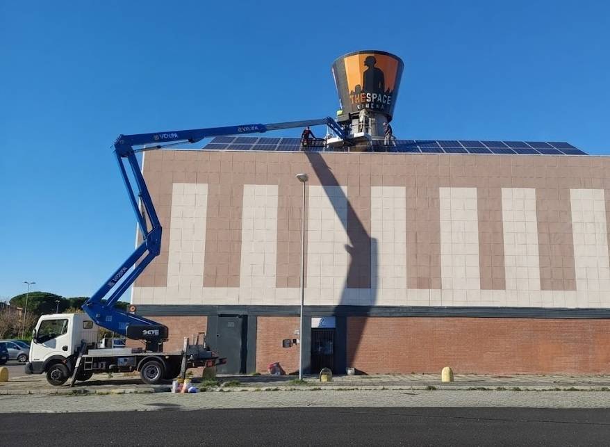 Piattaforme aeree per il fotovoltaico: come sce...